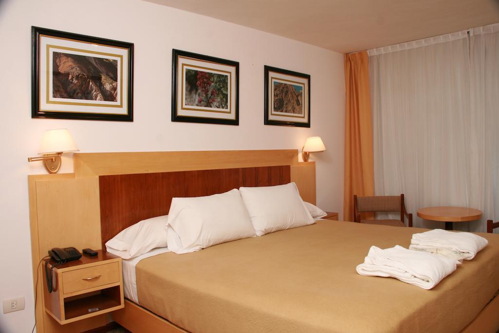 Intersur Hotel Colon Chambre photo