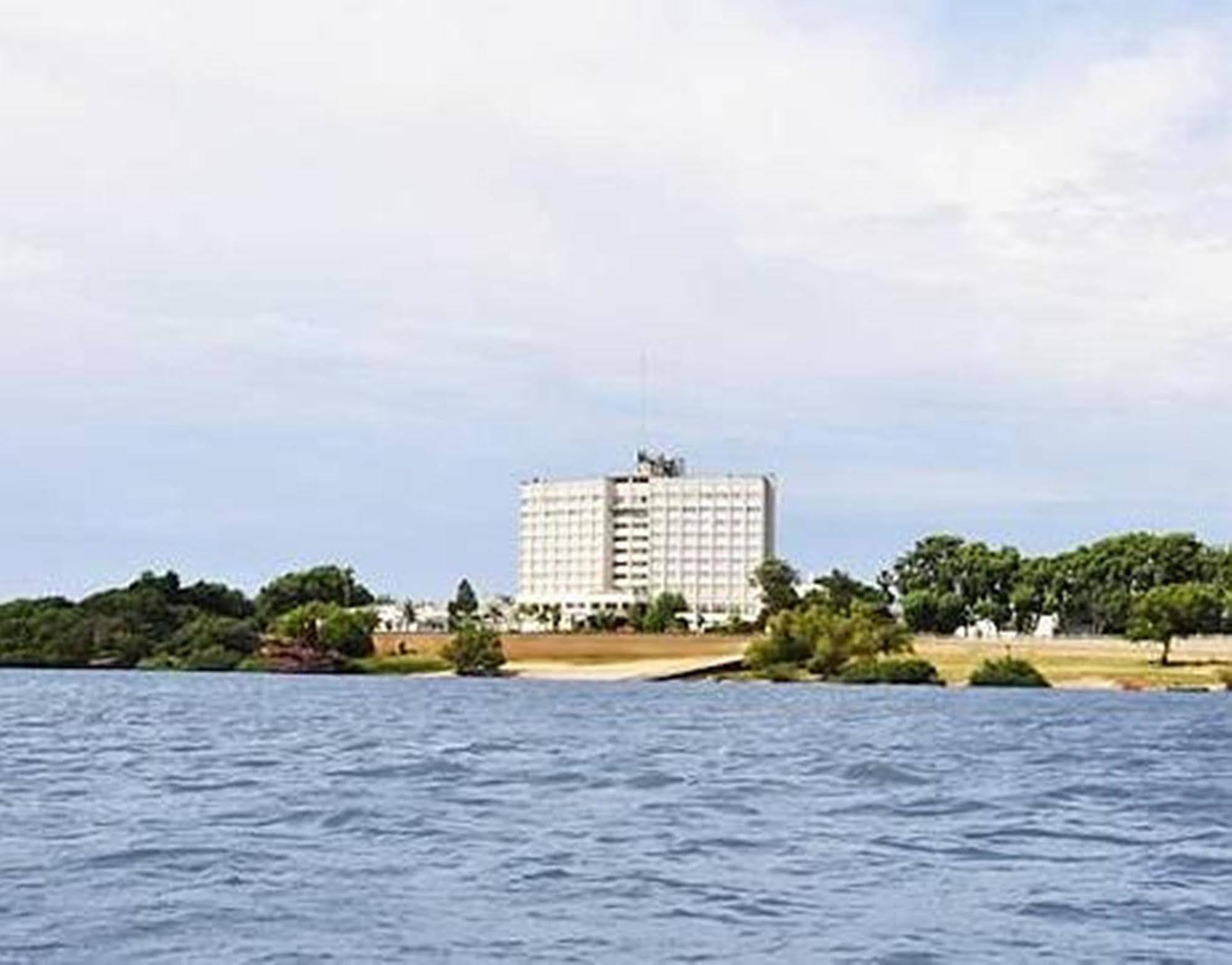 Intersur Hotel Colon Extérieur photo